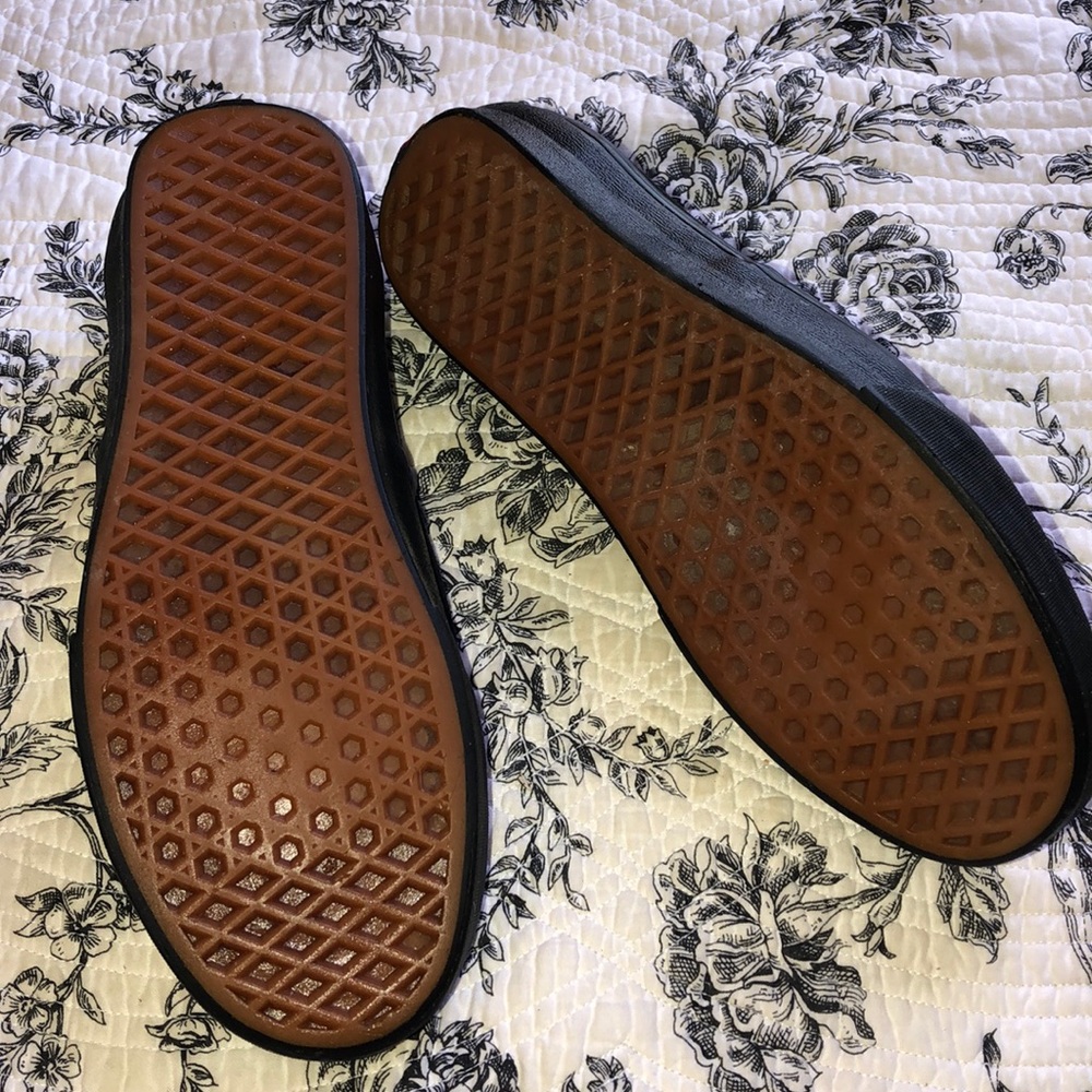 VANS - Picture 3 of 4